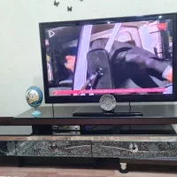 میز تلوزیون به همراه تابلو