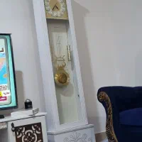 ساعت دیواری رنگ سفید