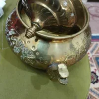 قندان وقوری برنجی نو اصل سالم|صنایع دستی و سایر لوازم تزئینی|بهارستان, |دیوار