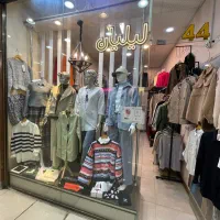 فروش توافقی ویترین و میز پیشخوان مغازه و مانکن