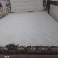 سرویس خواب دو نفره همراه با تشک و دوتا پا تختی