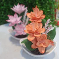 دکوری گلدان و گل