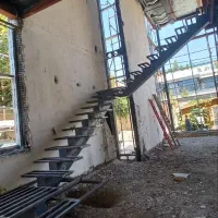 پله گرد پله دکوراتیو پله آهنی پله فلزی پله تک شاسی