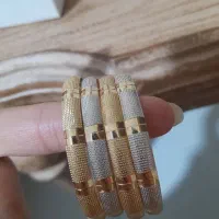 طلا در حد نو ۱۰۰ بالای تابلو