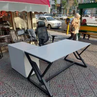میز (پایه فلز)