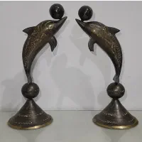 مجسمه دلفین برنز تماما قلم کاری شده