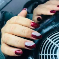 آموزش تخصصی کاشت ناخن با مدرک