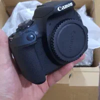 دوربین Canon eos 2000d