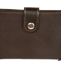 یک کیفمدارک اتباع پاکستان پیدا شده