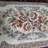 پشتی گل برجسته کرمی
