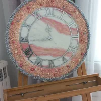 ساعت دیواری رزینی توسی صورتی