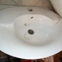 روشویی بزرگ پایه‌دار
