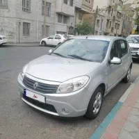 رنو ساندرو اتوماتیک
