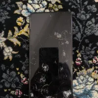 pocox5proال سی دی شکسته