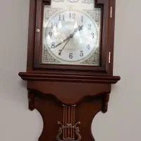 ساعت دیواری چوبی شیک