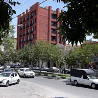 مغازه حدود ۳۰ متر هاشیه اصلی دانش اموز