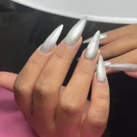 ترمیم ناخن فقط ۱۵۰تومن