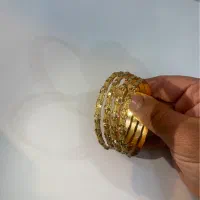 فروش طلا در حد نو ۳۰۰بالای تابلو