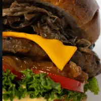 پیک موتوری با ۳ وعده غذا و بیمه