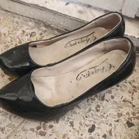 نیم بوت وکفش پاشنه بلند ورنی|کیف، کفش، کمربند|اقبالیه, |دیوار