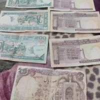 کلکسیون اسکناس۱۰۰ ریالی و۲۰۰ ریالی