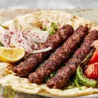 به یکنفر خانم همکار جهت ظرف شویی