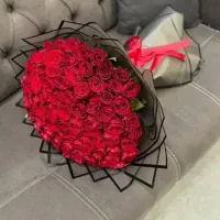 گل رز بمناسبت روز دختر|گل و گیاه طبیعی|شیراز, بعثت|دیوار