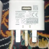 شارژر موبایل و سینک ظرفشویی