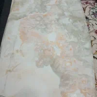 سنگ‌ روی میز جلو مبلی