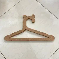 چوب لباسی چوبی بچگانه