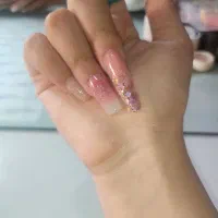 کاشت و خدمات ناخن با تخفیف ویژه