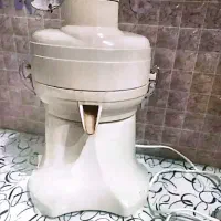 آشپزخانه . آبمیوه گیری تک کاره قدیمی