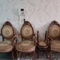 مبل کلاسیک ۹نفره میزوگل میز ندارد