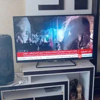 میز زیر تلویزیون