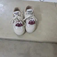 یک جفت کتانی