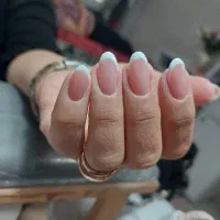 آموزش کاشت ناخن ولیفت مژه وابرو تخصصی