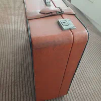 سه چمدان قدیمی دهه ۴۰ و ۵۰|کیف، کفش، کمربند|رشت, استادسرا|دیوار