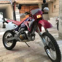 تریل سی ار ام ۲۵۰|موتورسیکلت|گلوگاه, |دیوار