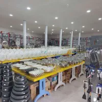 فروشنده خانم