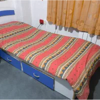 تخت و کمد کودک