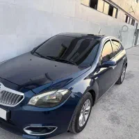 برلیانس	320 اتومات، رنگ سرمه‌ای تیره ، تحویل فوری