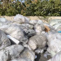 کارگر تفکیک نایلون و کندور