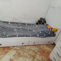 تخت نوزاد نوجوان