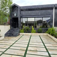 ویلا نما مدرن جذاب/سند تک برگ روی‌میز/کلوده