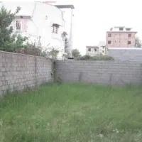 زمین دور دیوار شده