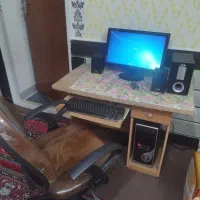 کامپیوتر با میزش تمیز و مرتب برای استفاده بچه|رایانه رومیزی|گرگان, |دیوار