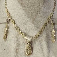 نیم ست گردنبند و گوشواره طلا