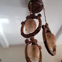 یک جفت لوستر چوب وحباب