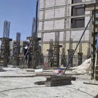 تکنسین آزمایشگاه جهت نمونه گیر ی بتن