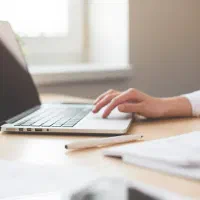 منشی و دستیار مدیر